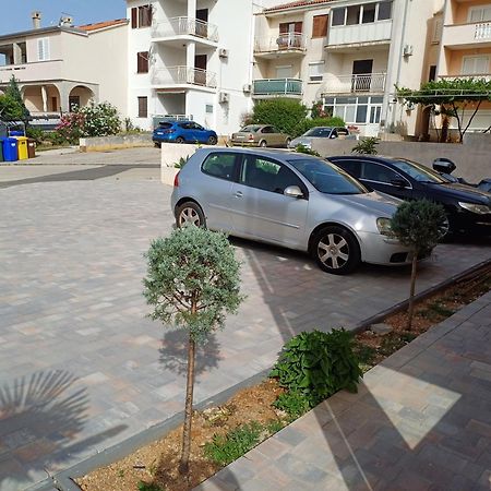 Apartmani Bulajic Krk Town Exterior photo