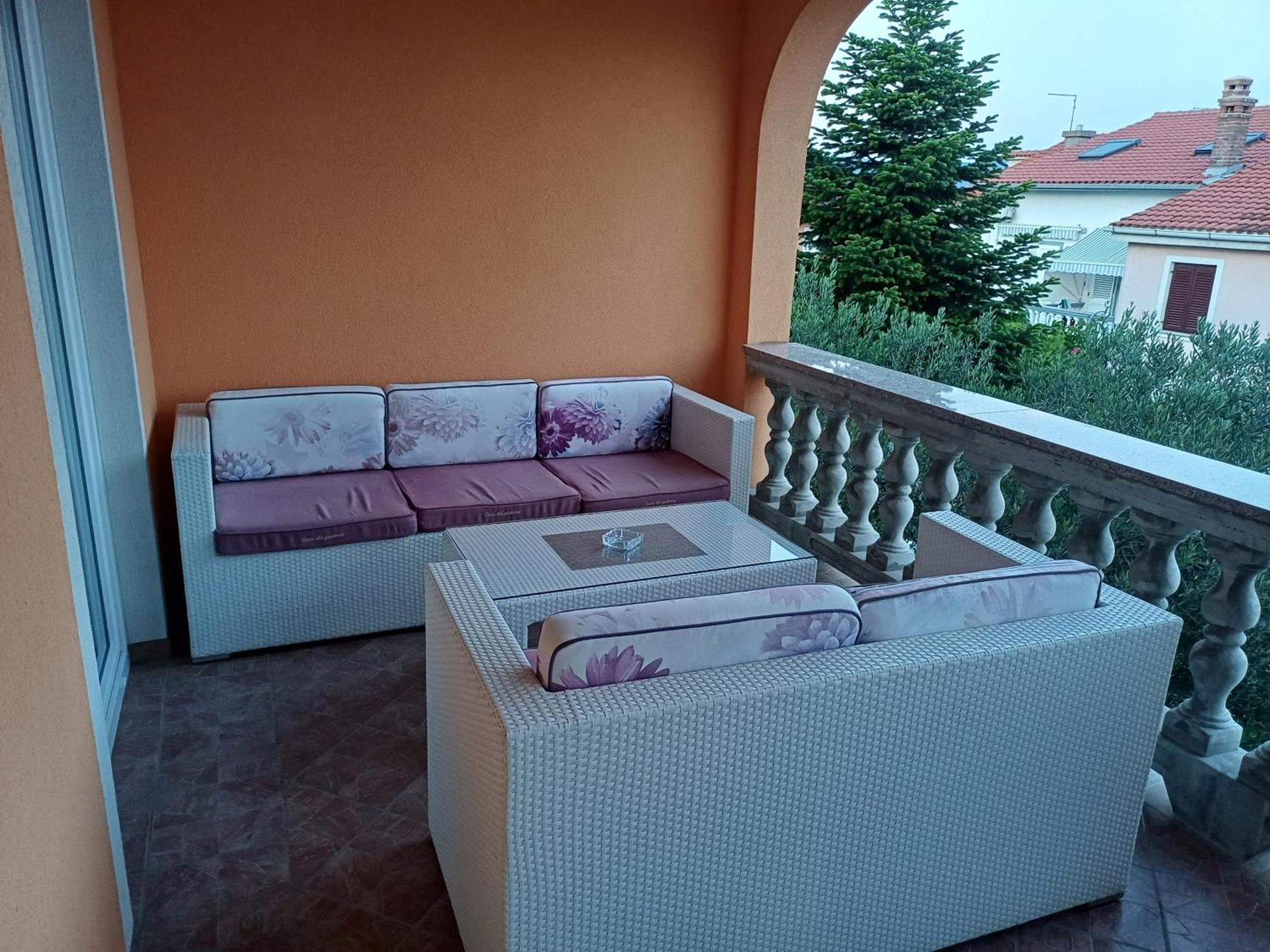 Apartmani Bulajic Krk Town Exterior photo