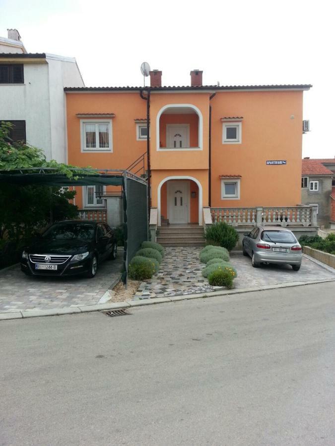 Apartmani Bulajic Krk Town Exterior photo