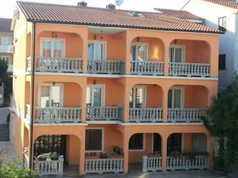 Apartmani Bulajic Krk Town Exterior photo